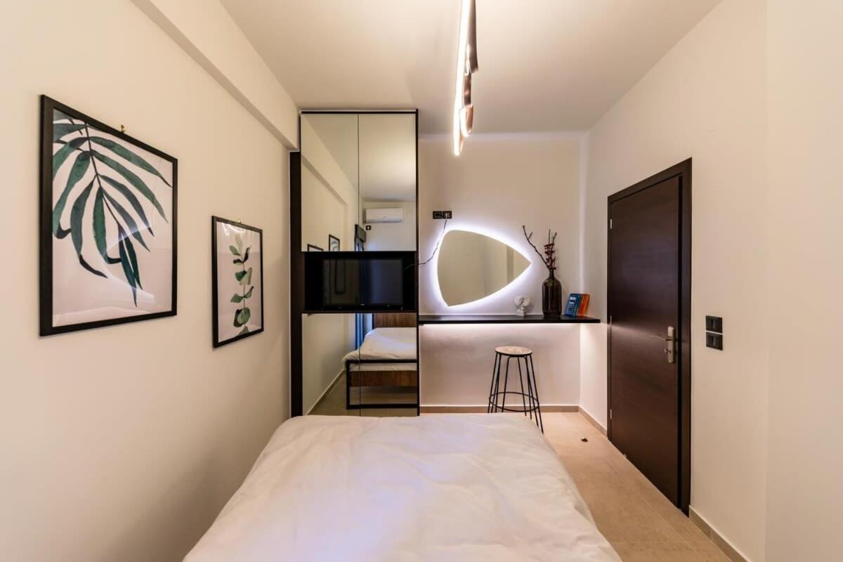 Beautiful Elegant Apartment Next To Monastiraki Athen Exterior foto