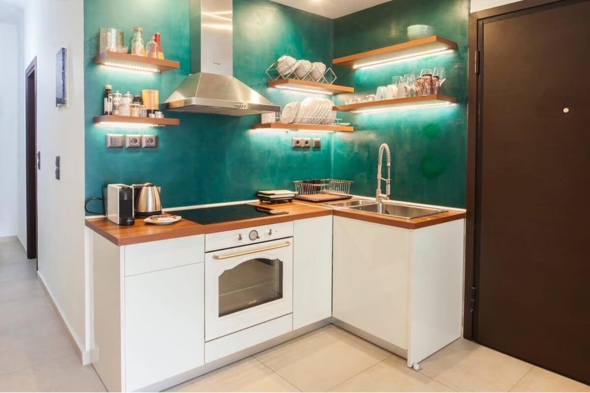 Beautiful Elegant Apartment Next To Monastiraki Athen Exterior foto