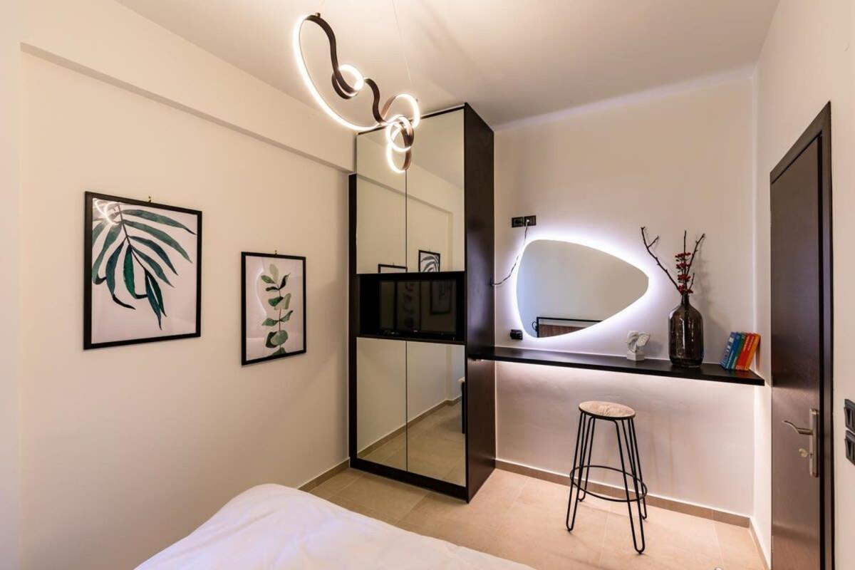 Beautiful Elegant Apartment Next To Monastiraki Athen Exterior foto