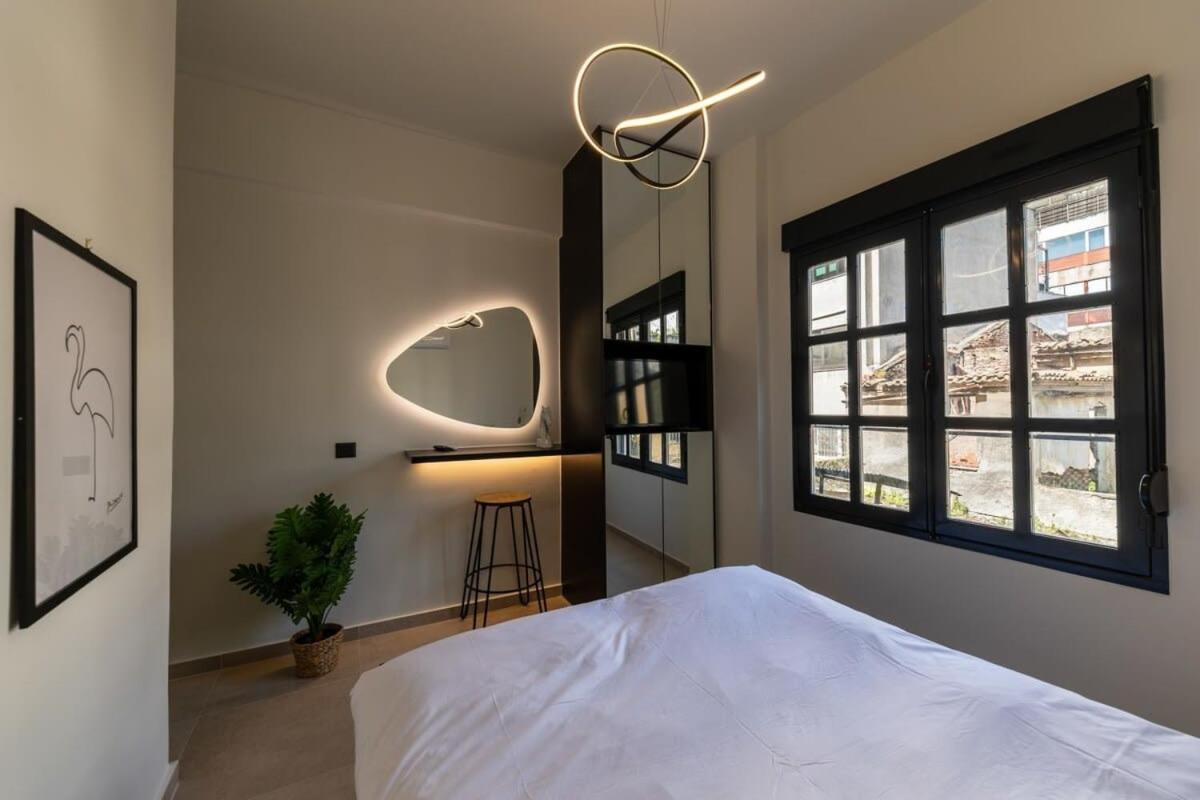 Beautiful Elegant Apartment Next To Monastiraki Athen Exterior foto