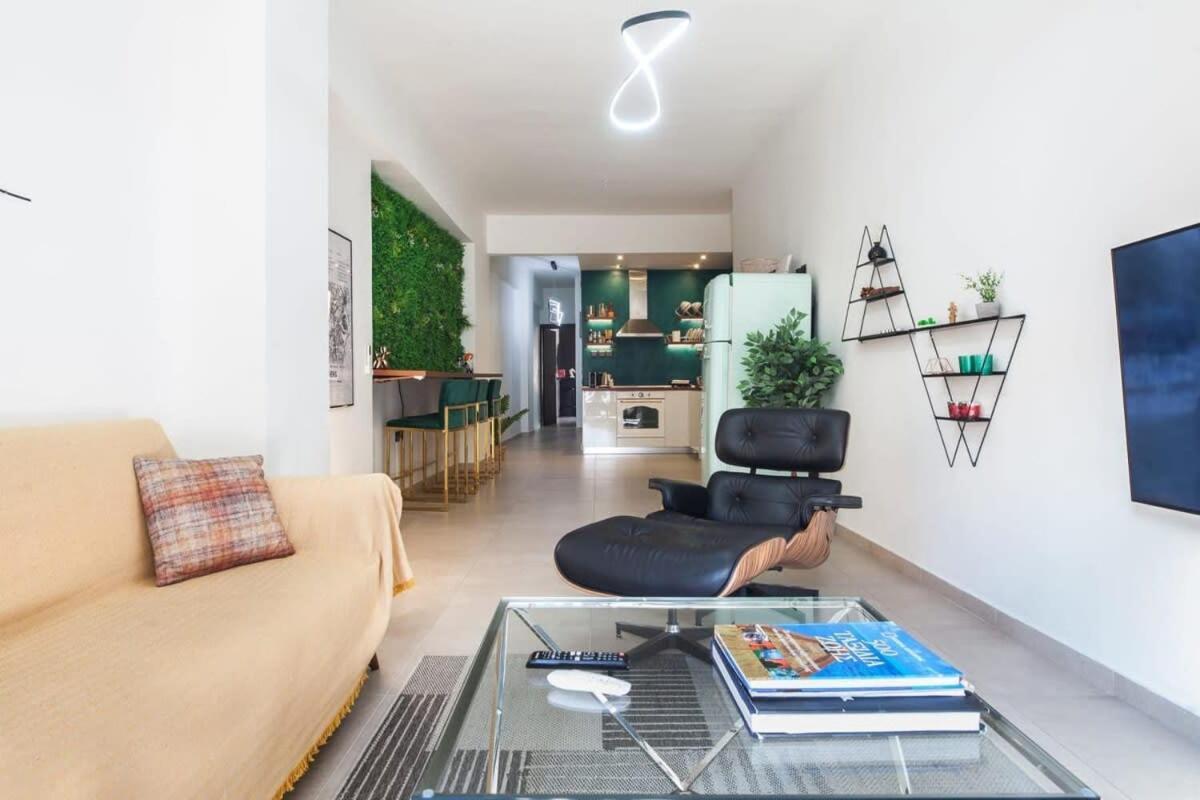 Beautiful Elegant Apartment Next To Monastiraki Athen Exterior foto