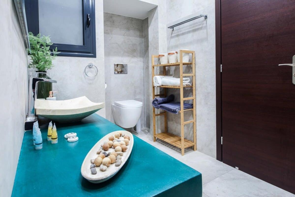 Beautiful Elegant Apartment Next To Monastiraki Athen Exterior foto