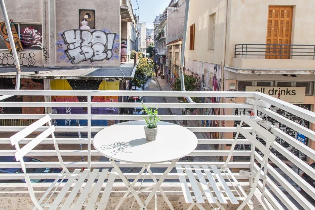 Beautiful Elegant Apartment Next To Monastiraki Athen Exterior foto