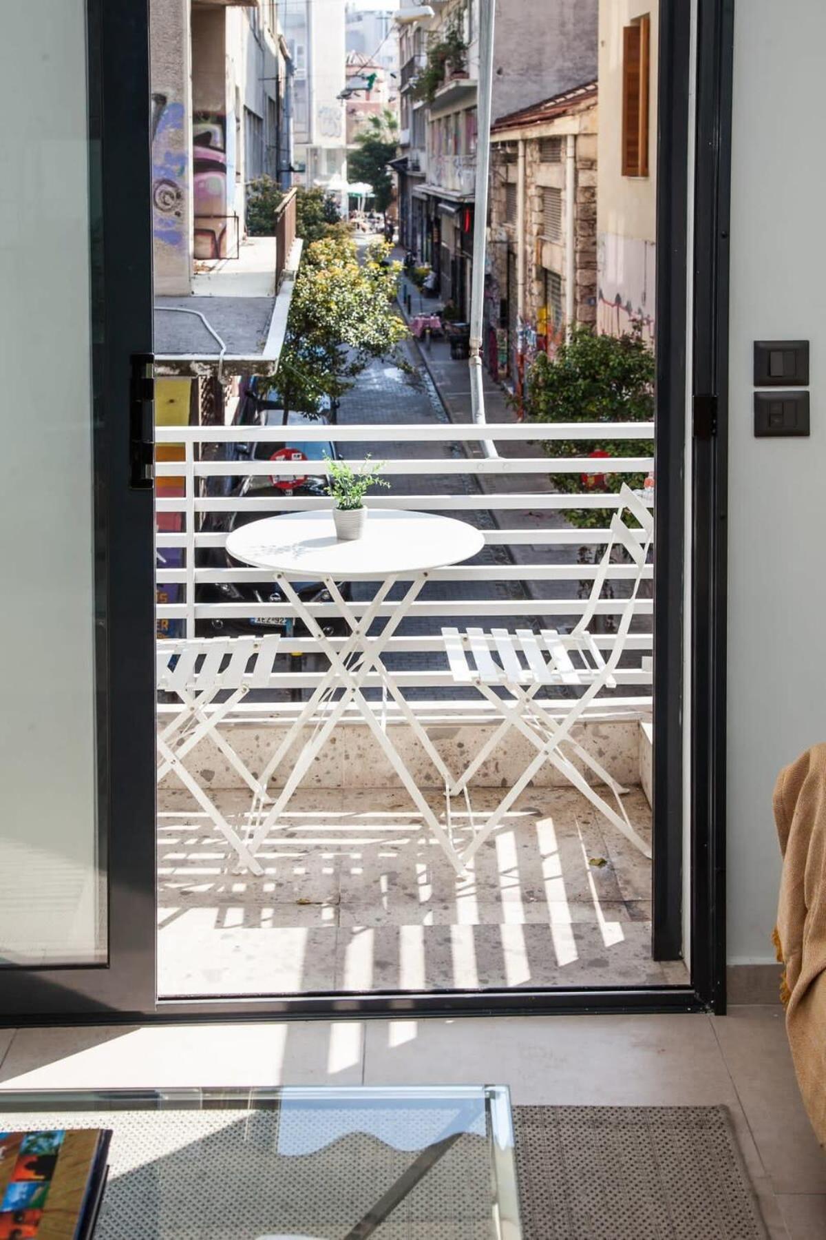 Beautiful Elegant Apartment Next To Monastiraki Athen Exterior foto